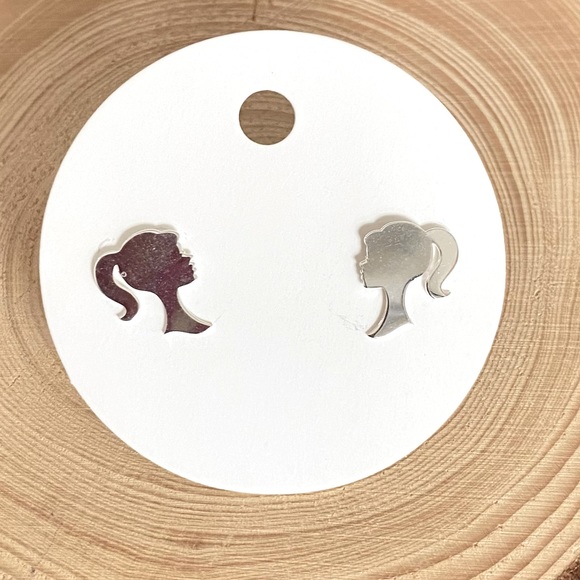 ⚡️Flash Sale⚡️ Cute Silver925 Barbie with ponytail post earrings - Picture 2 of 6